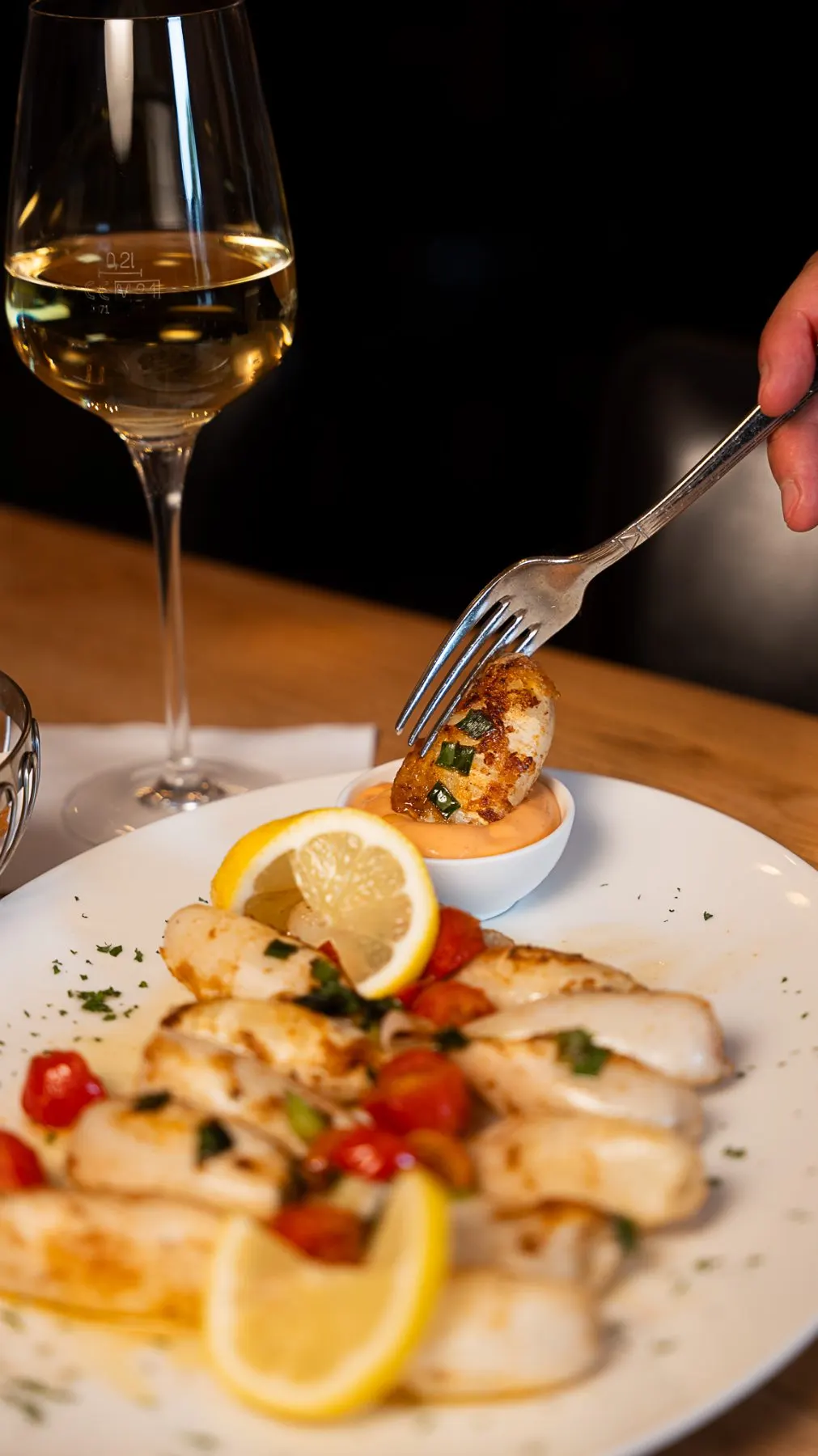 Gegrillte Calamari mit Weißwein